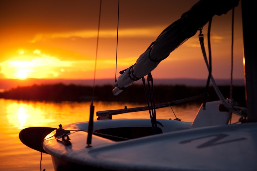 sunset-sailing-de-image